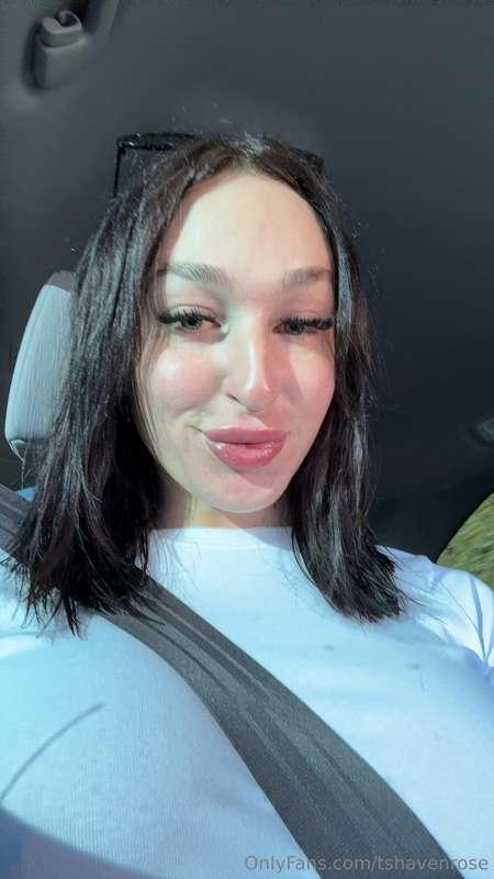You like a set of lips plump n juicy 👄 right? 