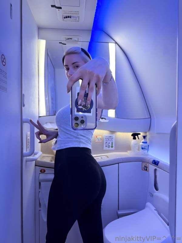 HIIIIIIII! I'm alive 🥹I apologize for taking more time off t..