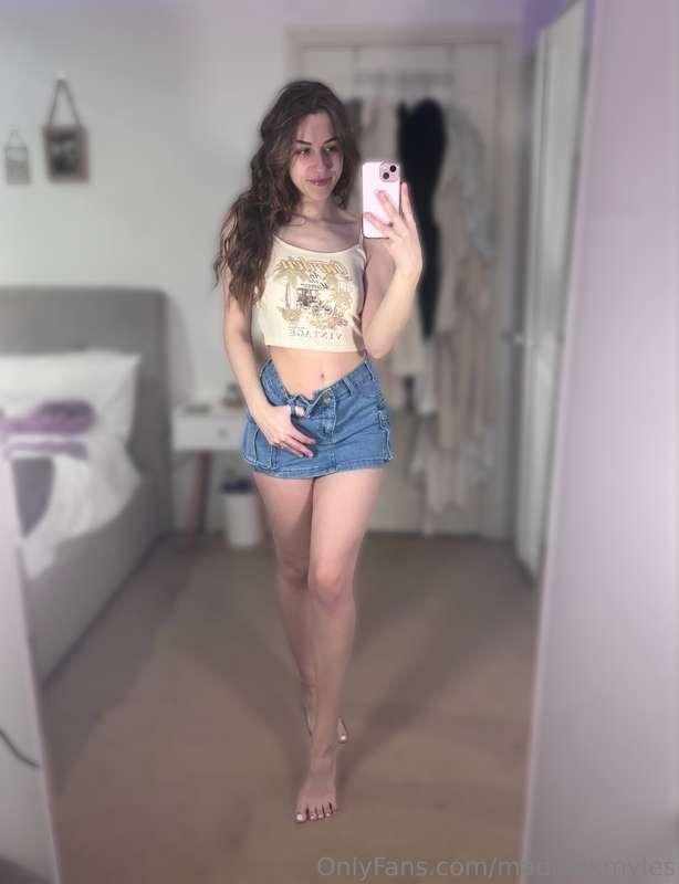I really miss the summer! I much prefer dressing for the hot..