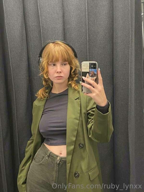 I can't help but take pictures in the fitting room, I have a..