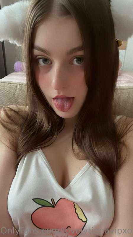 Waiting on your cum 💦