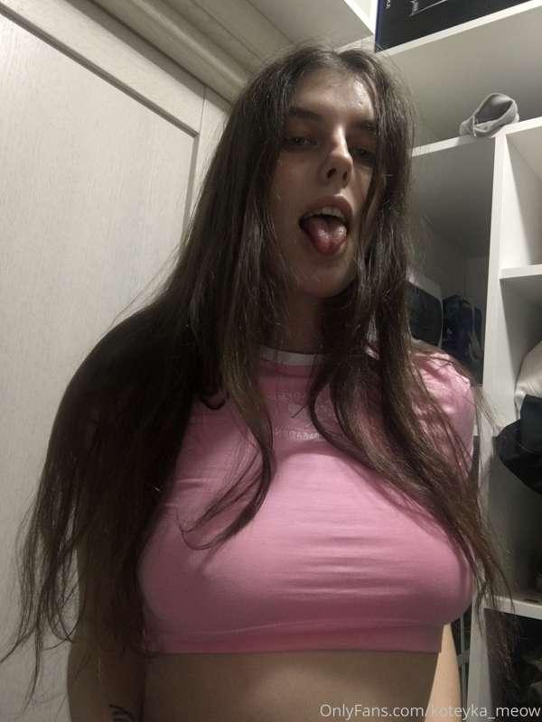 your cum would look perfect on my tits☺️🤍🤤