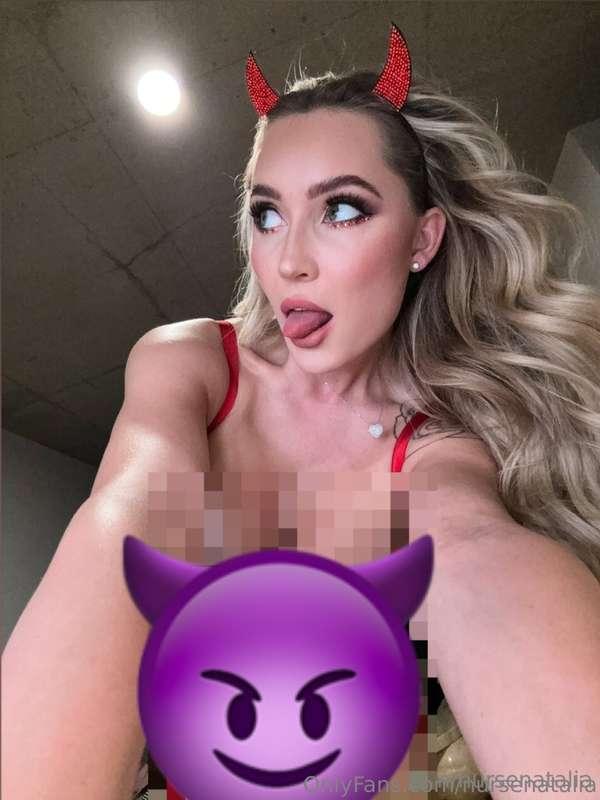 MISSED MY FULL NUDE HALLOWEEN LIVE? In honor of my g/g live ..