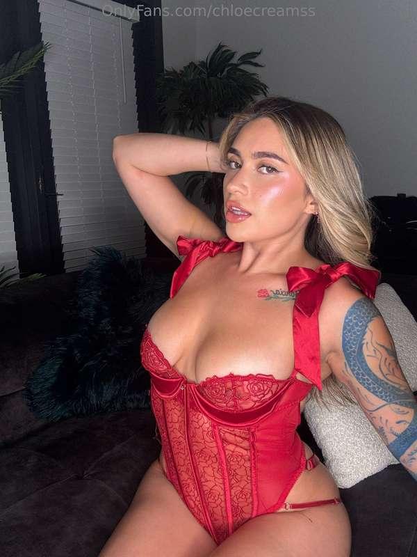 ASS AND TITTYSSS!!! Im your little cumslut and i love to cre..