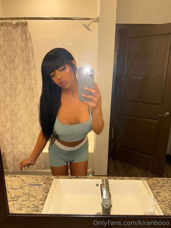 Who’s up 👀💦😶‍🌫️