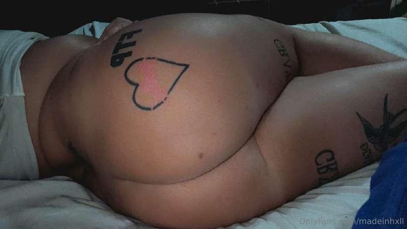 Can’t sleep I guess il play with my booty