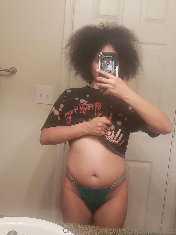 Do you like my choice of panties today Senpais?😘💜😘💜😘 Xoxo Sa..