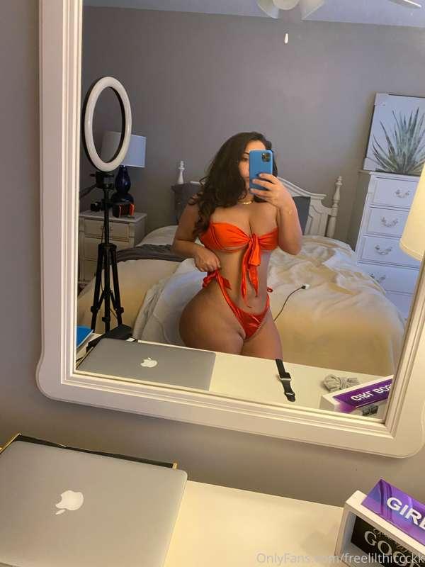 Send me your best cock pics! I want to see something 😏
