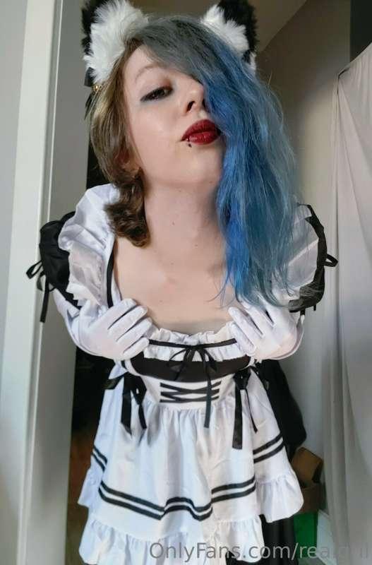 aaAAA I feel so cute in dresses~ 🥺
Should I do more Cat Maid..
