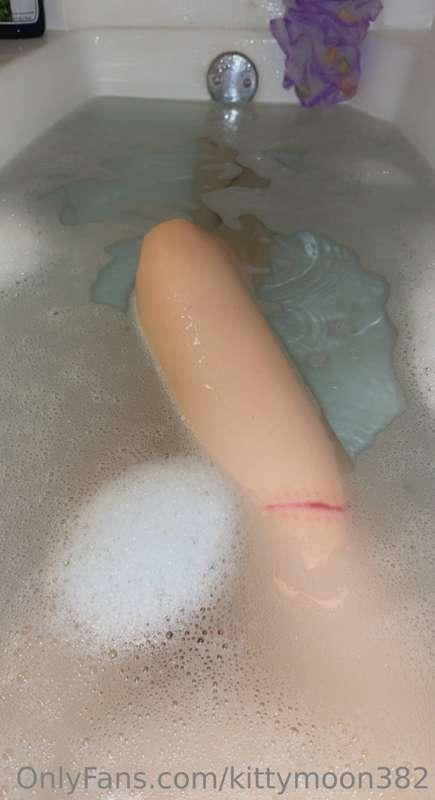 Having a nice sexy bath. Who wants to join?