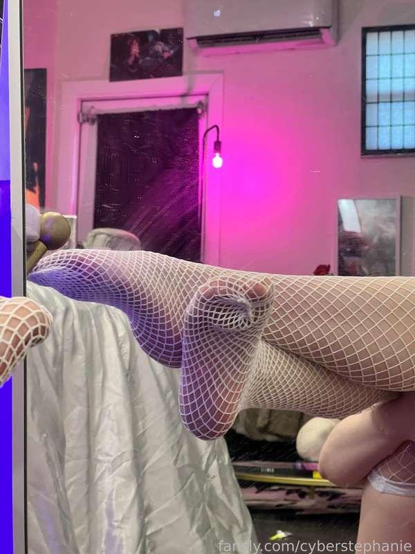feet lovers and appreciators &lt;3 now is ur time!

these are the my favorite feet pics ever. fresh pedicure and the quality is so crisp.

Includes: pics of my toes, scrunched toes, pointed toes, legs up and pointed down too, a glimpse of my kitty through this sheer white lace!

so even if you’re not that into feet you can still admire my legs and my peeking kitty in that irresistible lace thong that photobombed some of the photos

enjoy 🖤