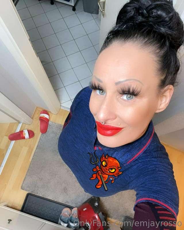 Heute kann ich euch endlich meine neuen Lippen zeigen. Bis g..