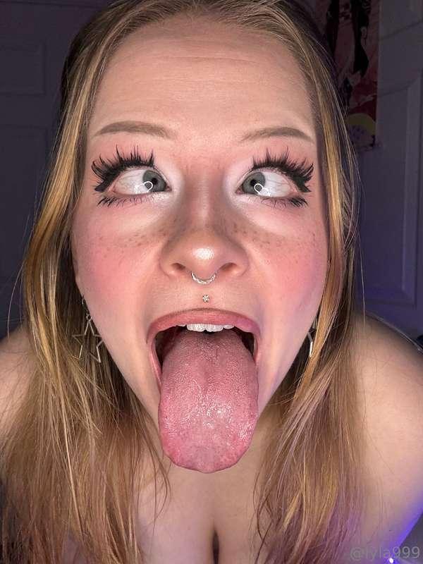 Your favorite ahegao princess is thirsty for your cock!! Tak..