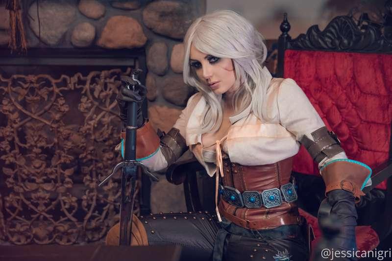 Whos watching the witcher today?!