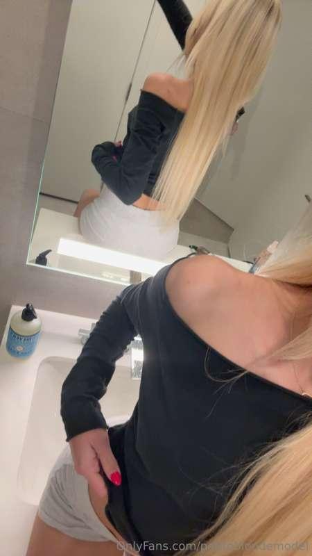 ur fav petite blonde is active 😈🩷