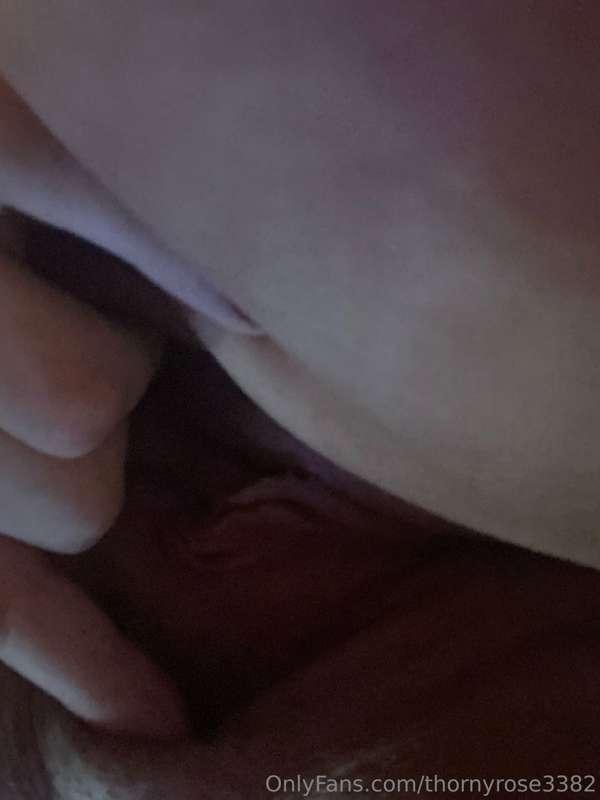 Sexy tits, pussy & feet