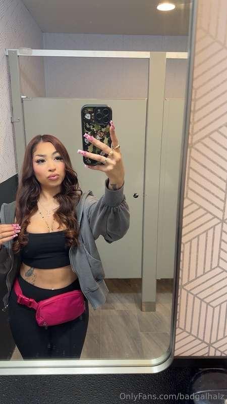 fuck in the family bathroom?🙈