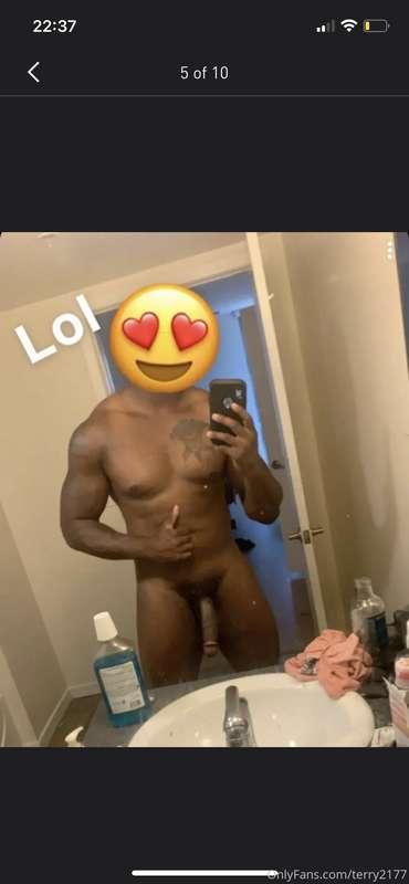 Finally able to start posting here. First few nudes lol 😅  T..
