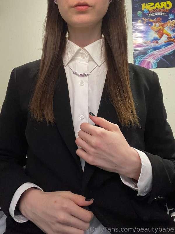 today I’m serious😎