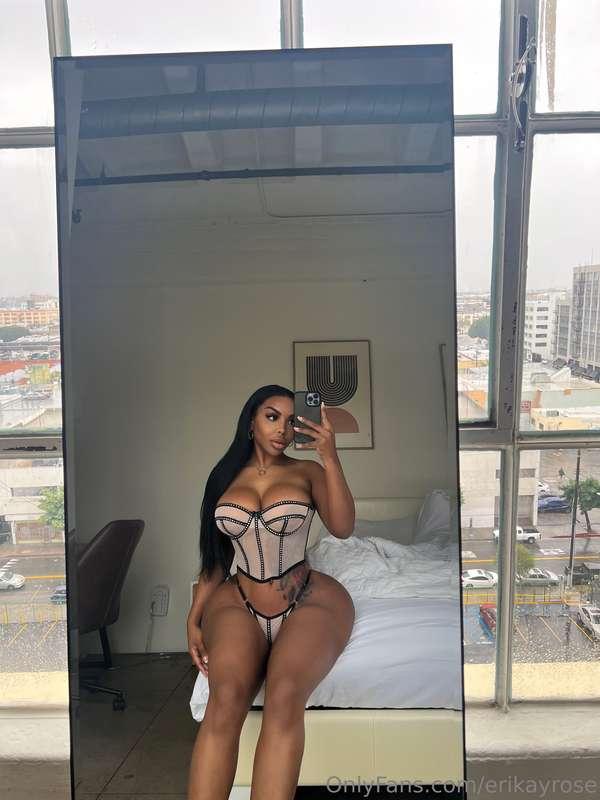 I just wanna be your favorite 😈