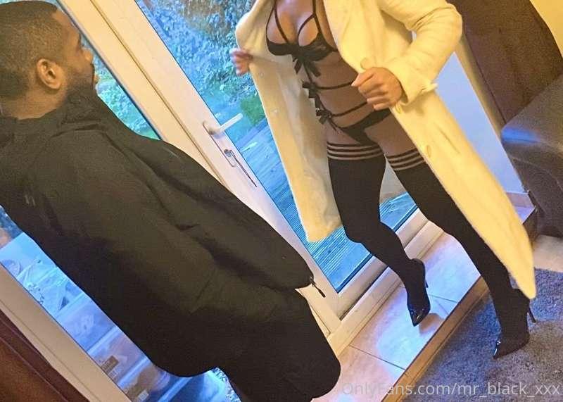 Cheating housewife @diversestacey sucks the gardener’s cock!..