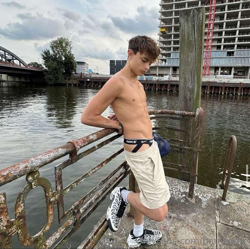 Thinking about getting wet 😏💦 