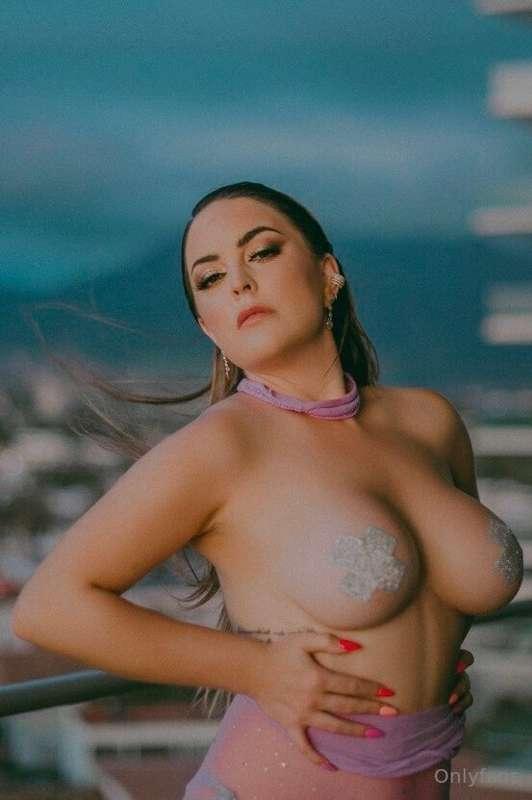 Que rico sería que tú las tocaras … 💦🔥