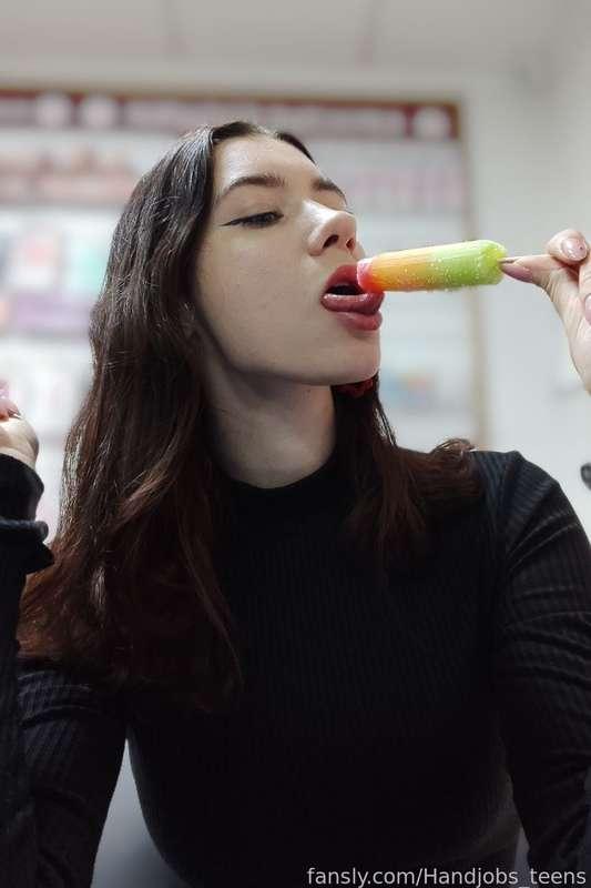 handjobs_teens image #1