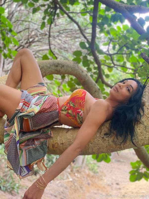 Doing a little pre birthday at the beautiful Hawaii at the r..