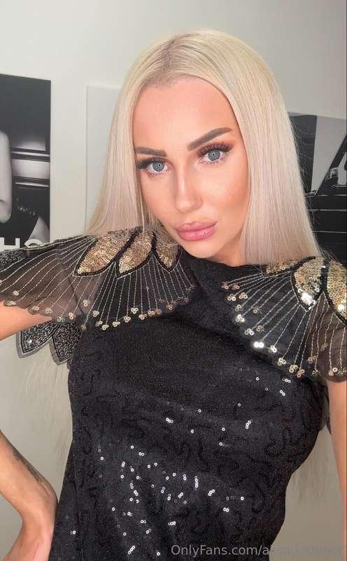 Engel in schwarz? 😈😇🖤Schreib mir eine Nachricht, wenn du mit..