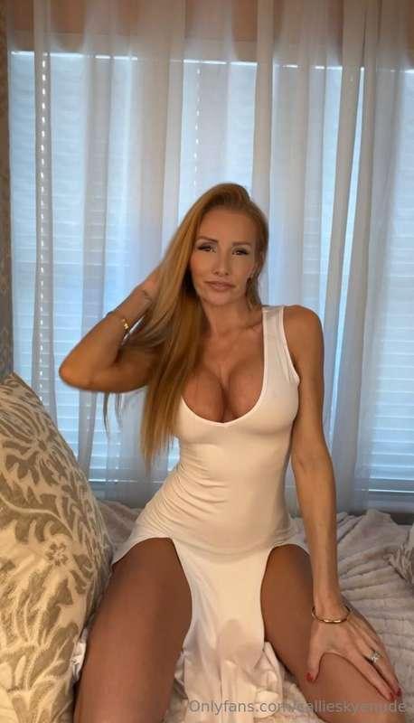 🚨 NEW RELEASE 🚨🎥: 🦵👉🏼 Long Legged SPH - JOI Finger Cum 👈🏼🦵Le..