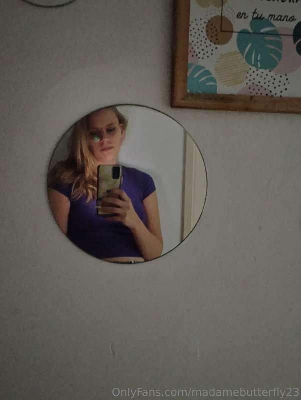 What do you see in the mirror? 😏