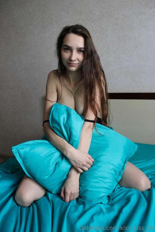 ☀️ Saturday woke up with me... half-dressed, a little dishev..