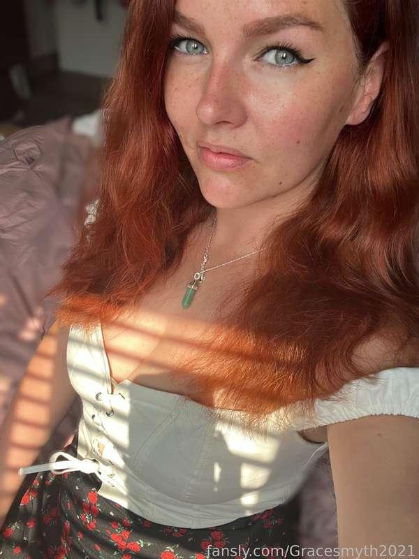 Today’s outfit 

#fyp #redhead #ginger #corset #milf #mature #veins #veinytits #freckles #english #uk #fetish 