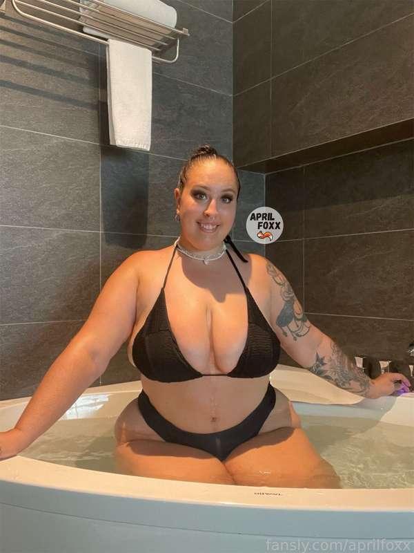 aprilfoxx image #0