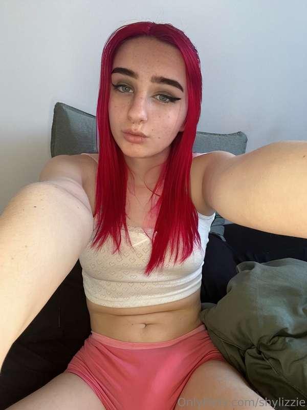 What do you guys think about hair on women ? DM me if that t..