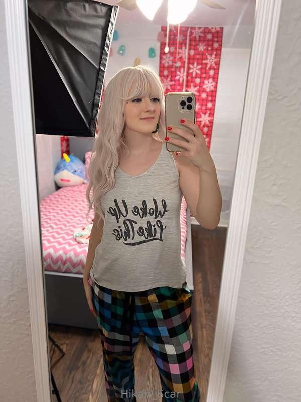 😌back to white hair for Christmas! My streams today!!! I’ll ..