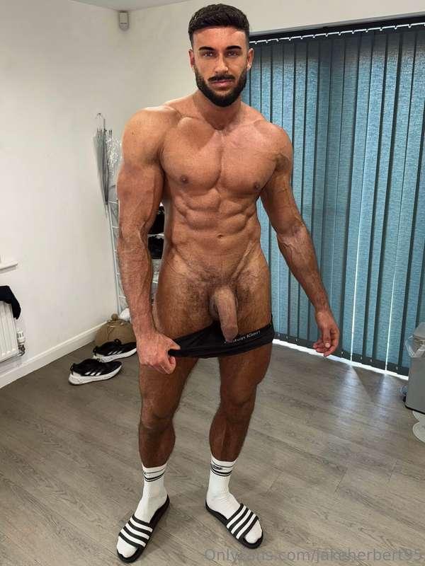 A cock I know you wanna suck 😈