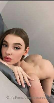 🟢She's ready for your dick @sophie_bunny🟢
Lick me all over &..