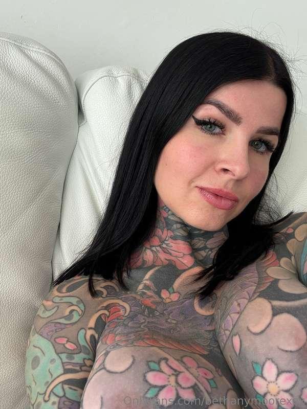 Oops... looks a little something slipped out😘 