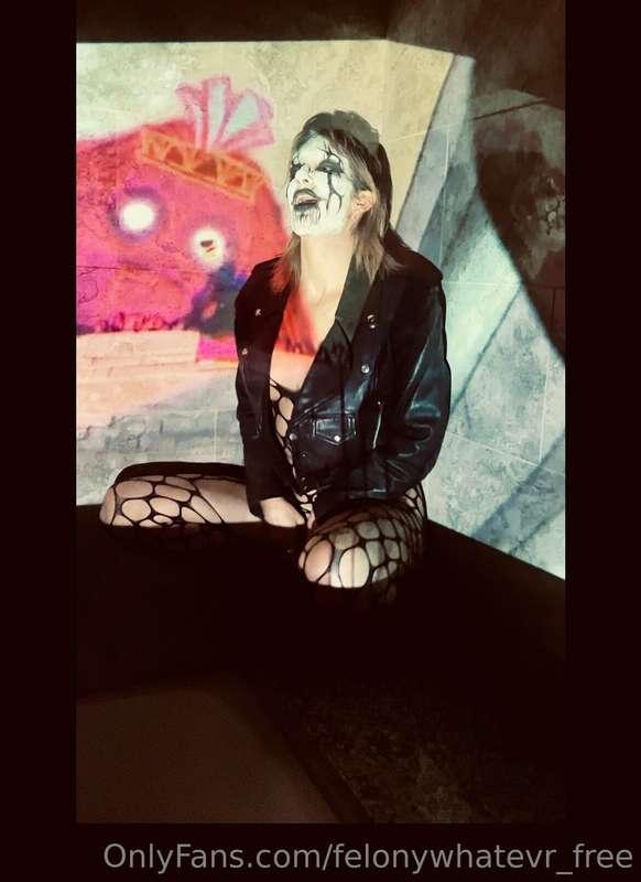 SWEET DEATH METAL GIRL photoshoot Part 1.
