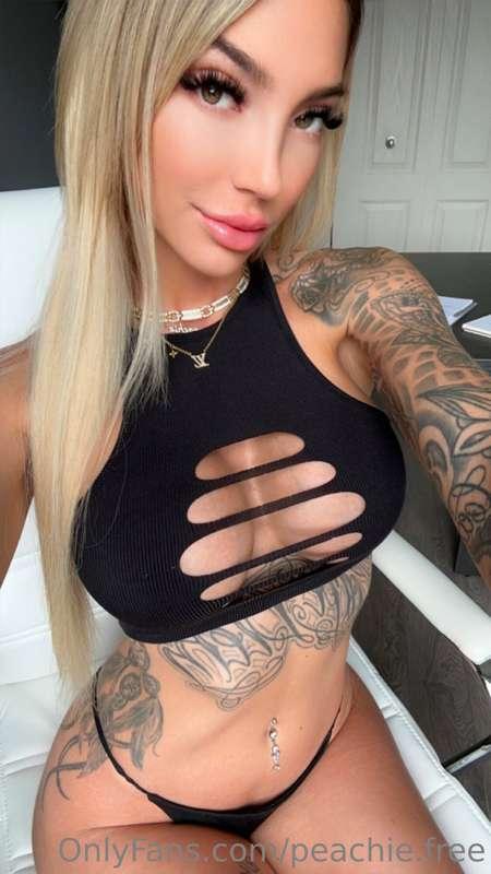 @elypeachie 😈 💦
