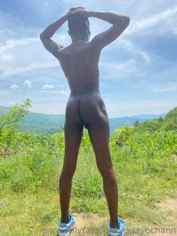 Good morning 🌤️😍🍑