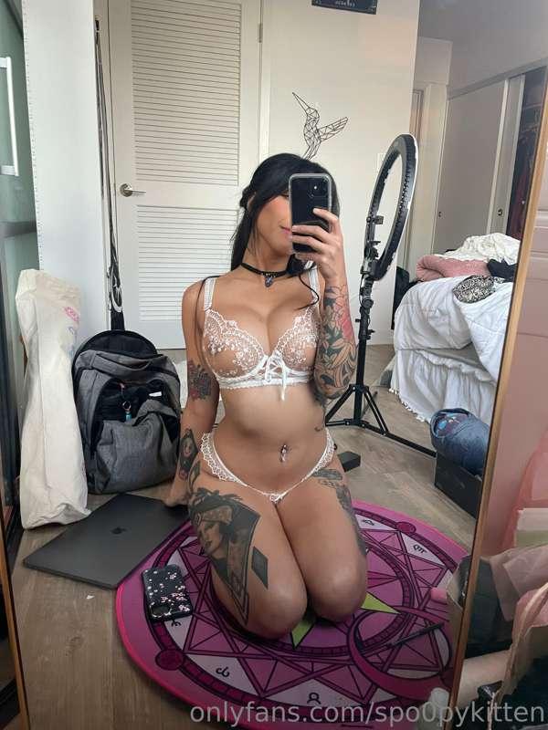 How's your day going? 💋