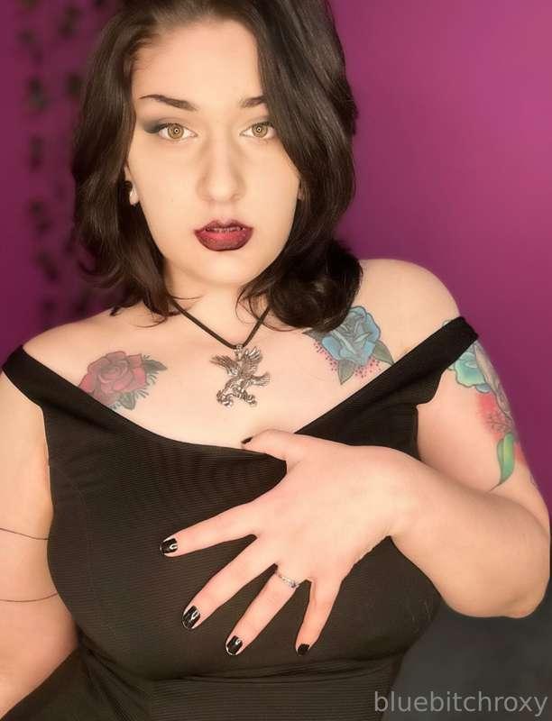 Those tits were made to be free