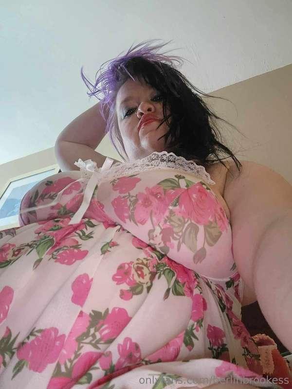 Your favorite sexy BBW girl next door Sthrnb3lle here lookin..