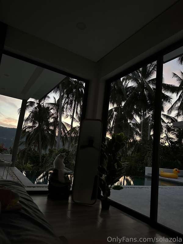 I closed at home after a hard day, decided to just lie down ..