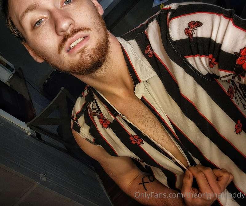 Good morning daddy's little baddies 😘 check your messages fo..