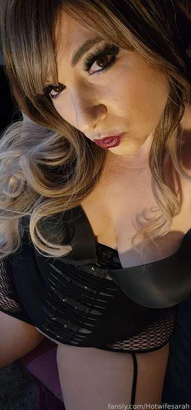 hotwifesarah image #1