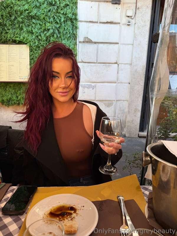 Cheers to a beautiful weekend 🥂 🇮🇹
